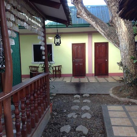 Tia Mers Guest House Puerto Princesa Esterno foto