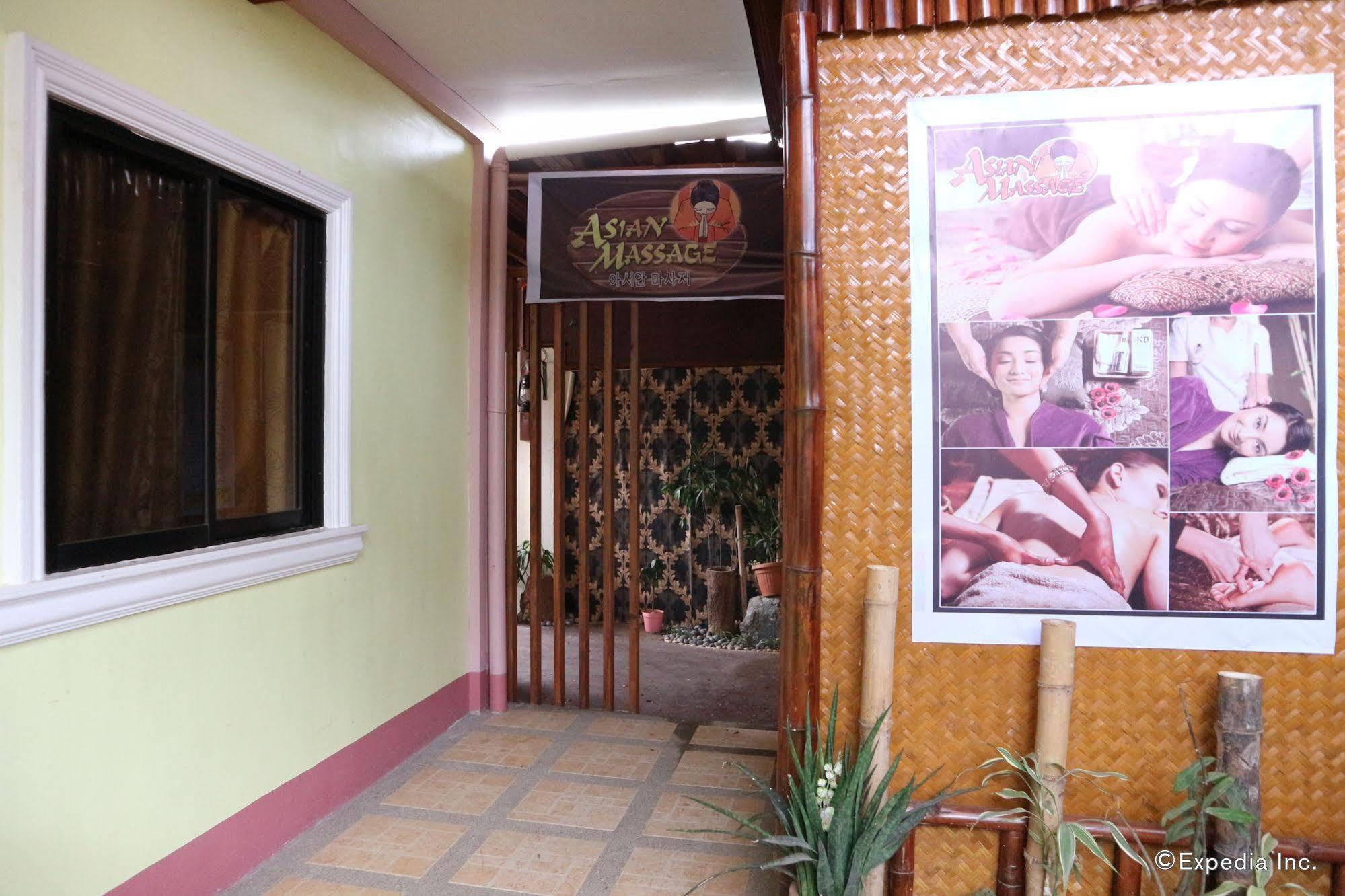Tia Mers Guest House Puerto Princesa Esterno foto