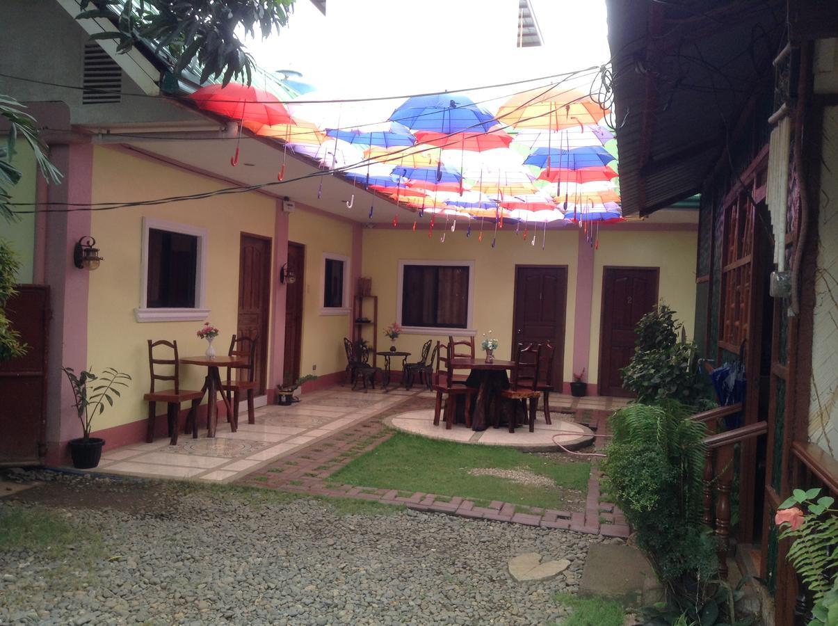 Tia Mers Guest House Puerto Princesa Esterno foto